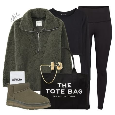 Black Fleece Outfit, Autumn Outfits For School, Chill Casual Outfits, Black Crop Long Sleeve, Errands Outfit Winter, Winter Airport Outfit, Winter Chill Outfits, The Tote Bag Marc Jacobs, Casual Airport Outfit