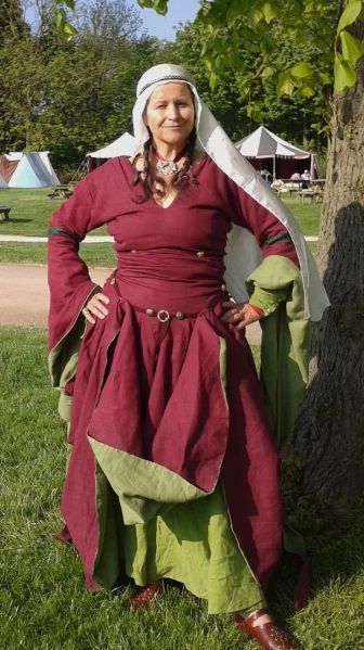 Costume | Trouvère Medieval Minstrels Period Clothing, Historic Clothing, Period Outfit, Historical Clothing, Victorian Dress, Period, Clothes