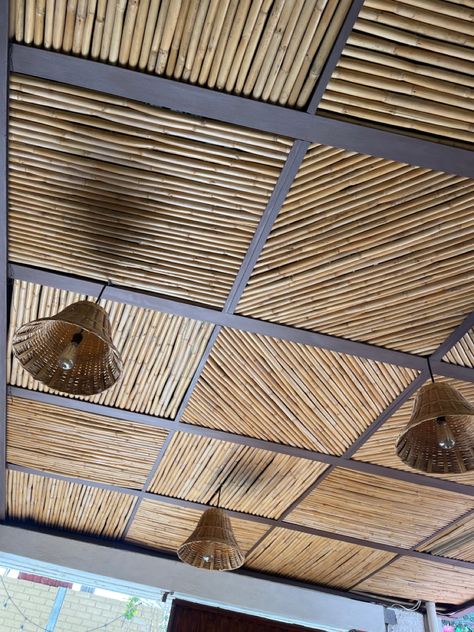 Bamboo Ceiling Ideas Interior Design, Cane False Ceiling, Bamboo Ceiling Design, Bamboo Roof Design, Bamboo Ceiling Ideas, Bamboo Cladding, Bamboo Pergola, Native Cafe, Bamboo Restaurant