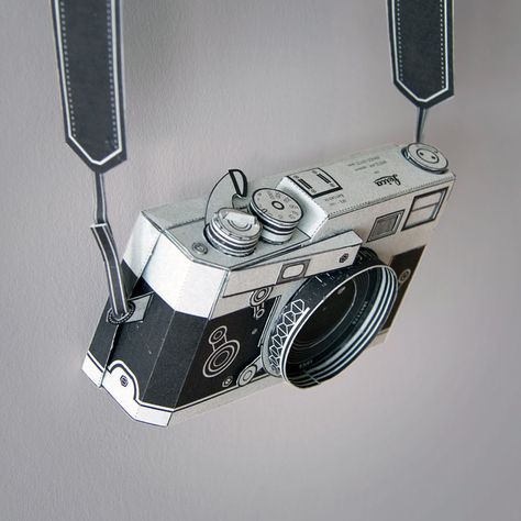 Printable 'Lie-ca M3' camera by Matthew Nicholson Cardboard Camera, Paper Camera, 3d Camera, Diy Camera, Pinhole Camera, Leica Camera, Paper Toy, 3d Paper, Paper Models