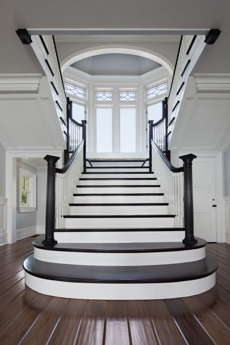 Staircase Styles, White Staircase, Traditional Staircase, Entrance Furniture, Historic Renovation, Modern Entrance, Foyer Decorating, House Stairs, Grand Staircase