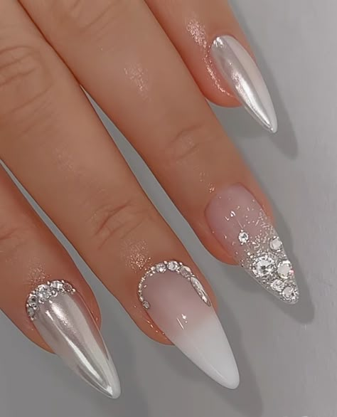 Bridal Nails Designs, Valentine Nails, Fancy Nails Designs, Bride Nails, Nagel Inspo, New Year's Nails, Cat Kuku, Bridal Nails, Elegant Nails