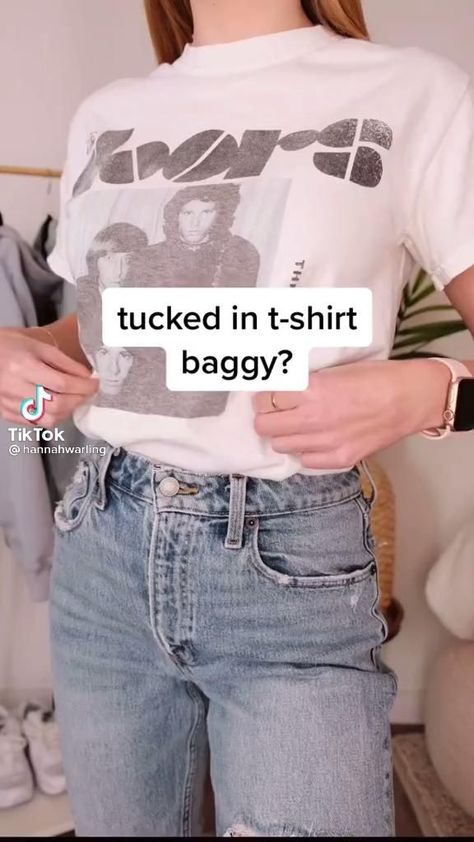 Camisa grande? [Video] | Diy fashion, Fashion tips, Refashion clothes Camisa Grande, T Shirt Hacks, Hacks Lifehacks, Shirt Hacks, Diy Fashion Hacks, Diy Fashion Clothing, Diy Clothes Life Hacks, Fashionista Clothes, Fashion Hacks Clothes