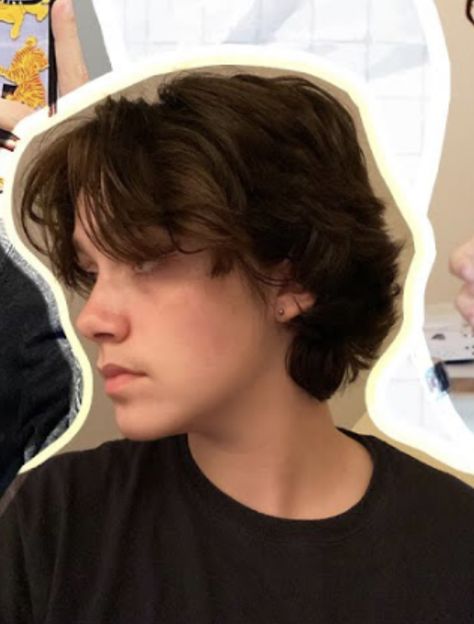 Short Hair To Show Hairdresser, Short Masc Hair For Round Face, Gender Neutral Short Haircut, Short Hairstyle Gender Neutral, Haircuts For Trans Masc, Iris Olympia Hair, Genderfuild Haircuts, Short Hairstyle Masc Women, Short Nb Haircuts