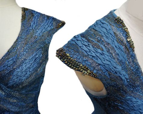 Daenerys Blue Dress, Daenerys Costume, Daenerys Targaryen Costume, Daenerys Targaryen Cosplay, Game Of Thrones Costumes, Game Of Throne Daenerys, Dragon Scales, Cosplay Tutorial, Dragon Scale