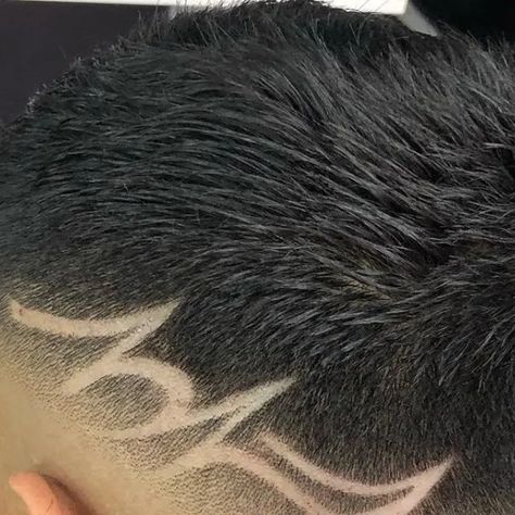 Corte dos crias 📏 on Instagram Corte Freestyle, Fade Haircut Designs, Haircut Design, Man Bun Hairstyles, Burst Fade, Shaved Hair Designs, Fade Designs, Taper Fade, Haircut Designs