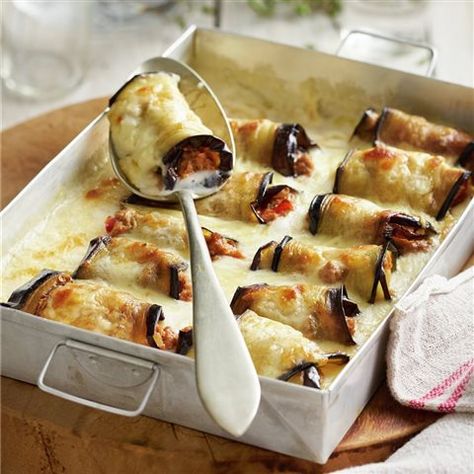 Canelones de berenjena rellenos de carne - Lecturas Slow Food, Creative Food, Veggie Recipes, Vegetable Recipes, Italian Recipes, Real Food Recipes, Low Carb Recipes, Love Food, Feta