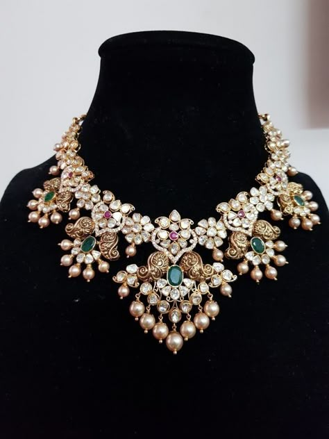 Glasses Ideas, Beautiful Gold Necklaces, Gold Jewelry Simple Necklace, Gold Necklace Indian Bridal Jewelry, Gold Necklace Indian, Antique Bridal Jewelry, Antique Jewelry Indian, Indian Jewellery Design Earrings, Wedding Jewellery Collection