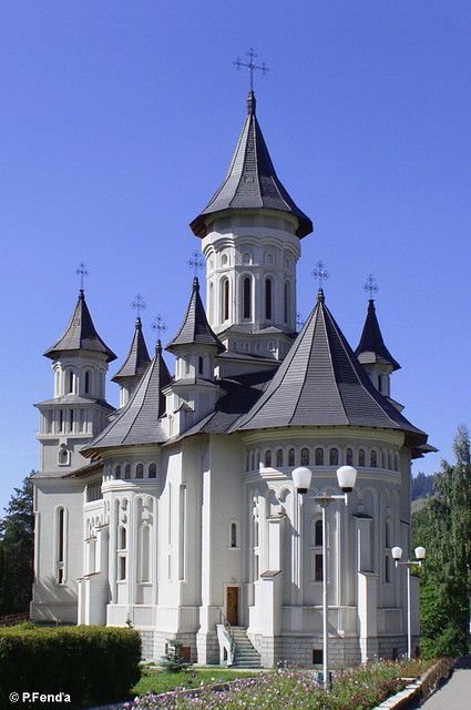 Romanian Architecture Cantilever Architecture, Romanian Architecture, Visit Romania, Romania Travel, Religious Architecture, Old Churches, Cathedral Church, Church Architecture, Church Building