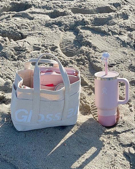 Glossier Tote Bag, Glossier Bag, Iphone Wallpaper Preppy, Preppy Bags, Aesthetic Tote Bag, Inside My Bag, Good Memories, Beach Tote Bag, Utility Bag