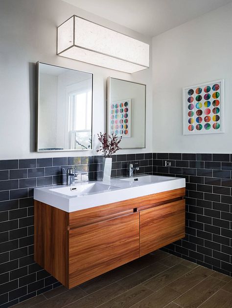 Bathroom Trends for 2020: 25 Ideas and Inspirations for the New Year Lavatory Ideas Small Spaces, Small Simple Bathroom, Double Floating Vanity, Bathroom Trends 2020, Bathroom Inspo Interior Design, Small Space Bathroom Design, Cheap Office Decor, Simple Bathroom Designs, Minimalist Bathroom Design