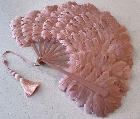 Feather Fan How-to – …out of a portrait Feather Fan Diy, Diy Burlesque Fan, Feather Fan Aesthetic, African Feather Fan, Burlesque Feather Fans, Wooden Fan, Victorian Hand Fan, Folding Hand Fan, Feather Fan