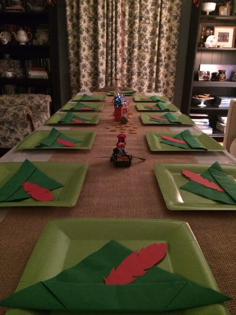 Peter Pan Table Decorations, Robin Hood Themed Party, Peter Pan Themed Food, Peter Pan Food Ideas, Peter Pan Party Food, Peter Pan Food, Peter Pan Dinner, Peter Pan Decorations, Peter Pan Party Decorations