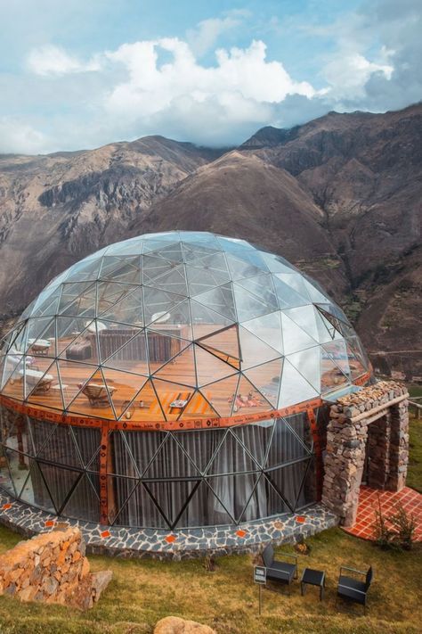 Glass Dome House, Glass Dome Architecture, Earth Dome, Dome Architecture, Geo Dome, Dome Room, Monolithic Dome Homes, Geodesic Sphere, Domed Building