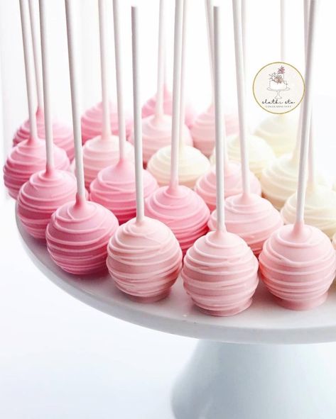 Light Pink Cake Pops, Pink Cake Pops Birthday, Baby Shower Cake Pops Girl, Pink Cakepops, Fancy Cake Pops, Graduation Cake Pops, Cupcake Rosa, Girl Birthday Cupcakes, Sweets Table Wedding