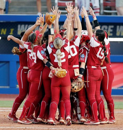 Oklahoma Softball Aesthetic, Oklahoma University Softball, Oklahoma Softball Wallpaper, Ou Softball Oklahoma Sooners, Oklahoma Sooners Softball, Softball Oklahoma, Softball Collage, Ou College, Softball Pictures Poses