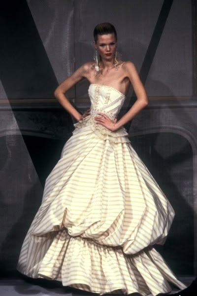 Valentino, Spring-Summer 1998, Couture | Europeana 1998 Couture, Valentino Runway, Valentino Gowns, High Fashion Runway, 90s Runway Fashion, Runway Fashion Couture, Valentino Couture, Iconic Dresses, Late 90s