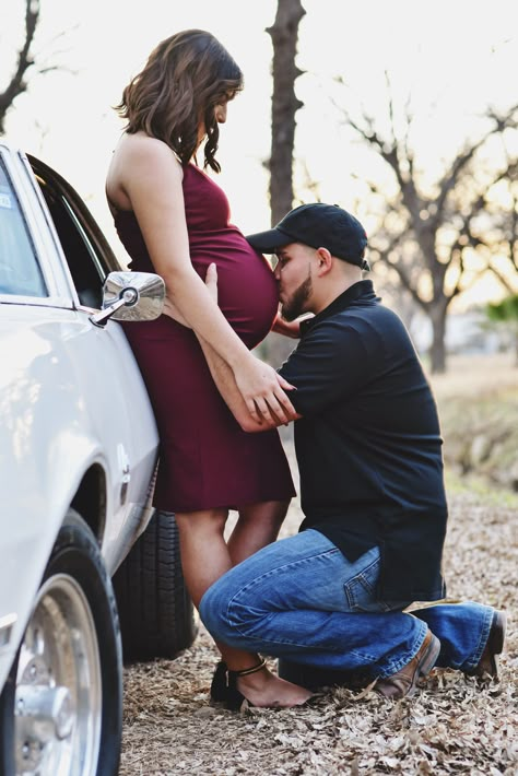 Maternity photos of mommy expecting a baby boy.  Muscle car and baby bump 💙 Diy Maternity Photos With Phone, Maternity Pictures With Car, Race Car Maternity Pictures, Car Maternity Pictures, Maternity Car Photoshoot, Truck Maternity Pictures, Car Maternity Shoot, Winter Maternity Shoot, Diy Maternity Photos