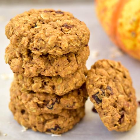 Cranberry Pumpkin Cookies, Cookies With Pumpkin, Puree Pumpkin, Cranberry Oatmeal Cookies, Pumpkin Cranberry Bread, South Indian Kitchen, Cranberry Oatmeal, Cranberry Baking, Oatmeal Cranberry Cookies