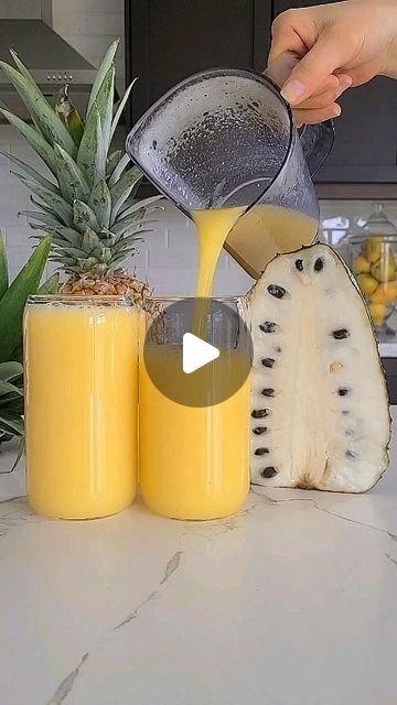 Eva Molenda Health Coach | Coaching 1:1 | Recipe Creator on Instagram: "Discover the delicious⬇️ way to boost your health with SOURSOP JUICE—a refreshing tropical delight that's more than just a beverage. 🌴 Follow @splashofgoodness for healthy recipes.   Have you tried sousop?  Rich in antioxidants, it combats free radicals, reducing the risk of chronic diseases. Its high vitamin C content strengthens immunity, aiding in fighting off infections efficiently.   But that's not all! Soursop juice offers anti-inflammatory benefits, provides gastrointestinal relief, may help lower blood pressure, and supports a healthy heart through its vital nutrients like potassium and antioxidants. ❤️  1 pineapple  1/2 Soursop seeds removed   Made 32 oz in my Nama J2 juicer.  Link in my bio. If you are looki Soursop Juice Recipe, Soursop Benefits, Soursop Juice, Guava Leaf Tea, Pulp Recipe, Healthy Juicer Recipes, Guava Leaves, Guava Juice, Juicer Recipes