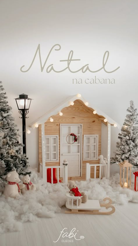 #natal #ensaiodenatal #cenáriodenatal #natalnacabana Winter Photoshoot Ideas Indoor, Christmas Studio Photography Setup, Christmas Studio Photoshoot, Natal Boho, Diy Christmas Photoshoot, Xmas Photography, Christmas Mini Shoot, Studio Mini Sessions, Christmas Background Photography