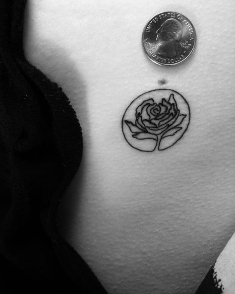 Quarter Sized Tattoos, Quarter Size Tattoos, Flower Outline Tattoo, Outline Tattoo, Small Tattoo Ideas, Flower Outline, Art Tattoos, Little Tattoos, Small Tattoo