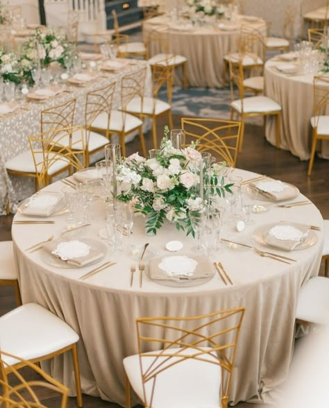 Wedding Reception Decorations Round Table, Neutral Round Table Wedding, White Linen Round Table Wedding, Champagne Linen Wedding, Linen Wedding Theme, Champagne Wedding Reception Tables, Wedding Table Settings Champagne Color, Champagne Wedding Linens, Champagne Table Linens Wedding