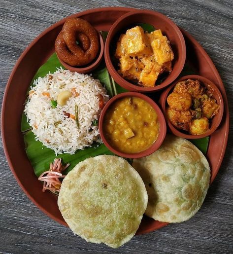 Indian Veg Recipe, Veg Main Course, Veg Main Course Dish, Veg Thali,Veg Thali Recipe, Veg Food, Veg Thali For Lunch, Lunch Recipe, Dinner Recipe, Paneer Sabji, Puri Paneer Sabji, Indian Fast Food, Bangladeshi Food, Veg Recipe, Indian Veg Recipes, Bengali Food, Veg Food, Diwali Food, Vegetarian Fast Food