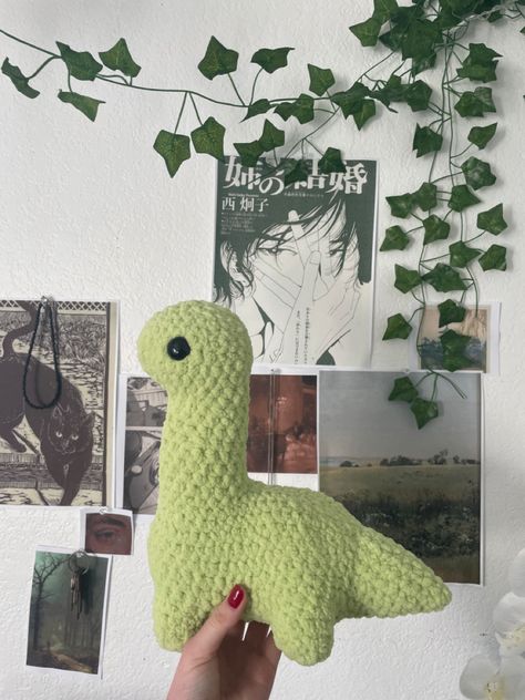 Green Plushie Aesthetic, Crochet Plush Aesthetic, Crochet Projects With Green Yarn, Crochet Green Animal, Small Green Crochet Projects, Crochet Green Amigurumi, Green Crotchet Ideas, Crochet Green Plushie, Things To Crochet With Dark Green Yarn