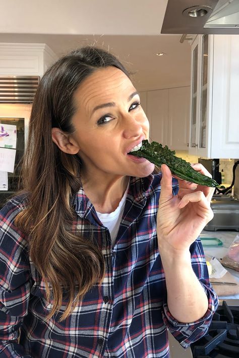 Skin Reminder, Jennifer Garner Elektra, Meals For Kids, Sweet Potato Pudding, Kale Chip Recipes, Celebrity Recipes, Elisabeth Shue, Cooking Photography, Homemade Bagels