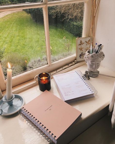 Ruby Granger 🍂 on Instagram: “THE YEARLY PLANNER 2021 🕯 I am so excited to announce that we are releasing a Yearly Planner at Pumpkin Productivity on popular demand!…” Pumpkin Productivity, Ruby Granger Study, Ruby Granger Aesthetic, Ruby Granger, Academic Aesthetic, Psychology Student, Study Pictures, Photo Recreation, Coffee Shop Aesthetic