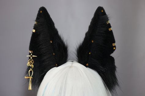 Although the head mold is a lady, but realistic animal ears, for both men and women ❤️❤️ We insist on original design and high quality raw materials and fine workmanship as our goal! ❤️❤️Every ear is made of high quality faux fur which is fixed on the metal frame,and ears' inner is iron thread,so the headband is freely adjustable Dimension:From hair band to ear tip about 7.2 Inches（18 cm）,tail is 26 Inches（60cm）. Shipment:Freight Free Preparing time:1-2 weeks Transit time:2 weeks Upgrade shippin Anubis Outfit Design, Anubis Halloween Costume, Animal Ears Cosplay, Anubis Ears, Anubis Cosplay, Kitsune Ears, Anubis Costume, Animal Ears Headband, Wolf Ears And Tail