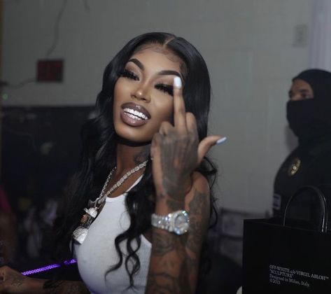 Asian Doll Rapper, Da Brat, Rapper Outfits, Graphic Design Images, Best Rapper Alive, Future Style, Cute Rappers, Asian Doll, Female Rappers