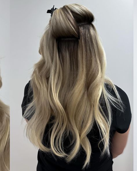 From Grow Out ➡️ New Hair, New Color ✨ Extensions that are beautiful at every single stage, the way it should be. ✨ #invisiblebeadextensions #hairextensions #extensionsmethods #ibeextensions #ibeeliteartist #ibeelite #extensions #flipup Invisible Extensions Hair, Hair Extensions Aesthetic, Extensions Aesthetic, Mandy Baxter, Invisible Bead Extensions, Bead Extensions, Weft Extensions, Color Extensions, Grow Out