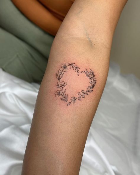 Heart made of birth flowers 🤍 Thank you @n2netmay ! #tattoo #tattoos #art #artist #womentattoos #fyp #foryou #foryoupage #feminine… | Instagram Floral Love Heart Tattoo, Cute Love Tattoos For Women, Women Tattoos Flowers, Carnation Heart Tattoo, Flower Love Heart Tattoo, Heart Of Flowers Tattoo, Flowers Heart Tattoo, Wildflower Heart Tattoo, Heart In Heart Tattoo