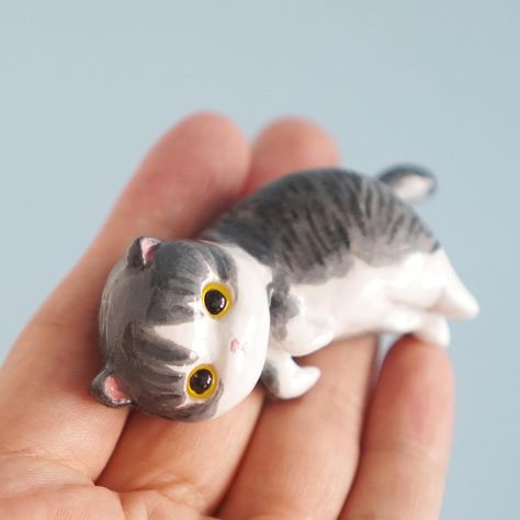 Here’s a desk buddy made for a custom order ❤️ i used paper clay for this so it has some weight to it. Works well as paper weights too. #Handmade #airdryclay #miniature #miniatureclay #custommade #customorder #giftideas #catmemorial #catdeskbuddy #pawrent #catmum #catlife Desk Buddy, Cat Memorial, Paper Clay, Air Dry Clay, Cat Life, A Desk, Paper Weights, Custom Orders, Diy And Crafts