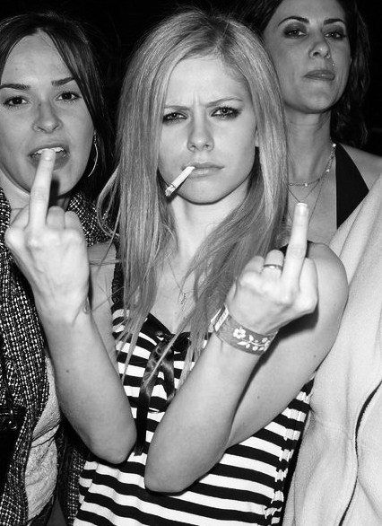 Avril Lavigne started smoking again after her 3 secret boards were deleted Avril Lavigne Photos, Under My Skin, Avril Lavigne, Girls Life, Black Star, Bad Girl, Ontario, Songwriting, Actresses