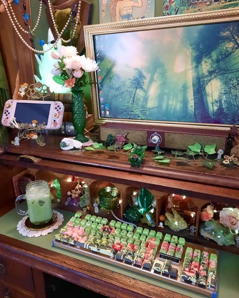 photo credit to insta @cozy.goblin.gaming Custom keycaps created by goblintechkeys Floral and green theme workspace Workspace Setup, Green Pc, Custom Keycaps, Cozy Desk, Gamer Room Decor, Video Game Room Design, Room Redesign, Computer Room, Gaming Room Setup