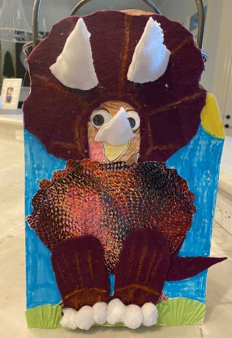 Dinosaur Disguise Turkey, Dinosaur Turkey In Disguise, Turkey Disguise Project Dinosaur, Disguise A Turkey Dinosaur, Turkey Dinosaurs, Turkey Kindergarten, Disguise A Turkey, Turkey Ideas, Turkey Disguise Project