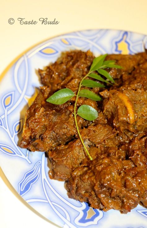 Maan Erachi Curry / Deer Meat Curry – Taste Buds Venison Curry, Food Dehydration, Indian Masala, Dinner Games, Deer Meat, Venison Recipes, Bottle Craft, Vegetarian Paleo, Game Food