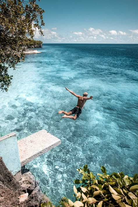 Travel Pic Ideas, Siquijor Island, Regions Of The Philippines, Digital Nomad Jobs, Cliff Jumping, Beautiful Places Around The World, Living On The Road, Waterfall Features, Full Time Travel