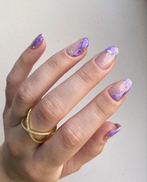 Trendy Nails Gold Flakes, Almond Nails With Foil Flakes, Nail Art For Short Oval Nails, Cute Almond Nails Short Purple, Purple Marble Nails Short, Lavender Marble Nails Short, Summer Nails With Gold Flakes, Purple And Cream Nails, Purple Marble Nail Art