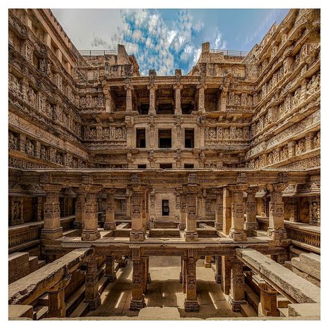 Ancient India Map, Ancient Indian Art, Ancient Drawings, Indian Temple Architecture, Ancient Indian Architecture, Amazing India, Temple Architecture, Ancient Buildings, Indian Architecture