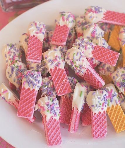 Kid Party Food Ideas, Barbie Food Ideas, Kid Party Food, Barbie Party Food, Cloud Balloons, Unicorn Party Food, Gold Sequin Table Runner, Unicorn Wall Decor, Sweet Nursery