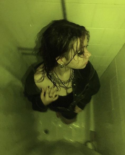 Diy Aesthetic Photoshoot, Weird Grunge Aesthetic, Bathroom Grunge Aesthetic, Flip Phone Photoshoot, Green Light Bathroom, Fairy Grunge Photoshoot, Grunge Bathroom Photoshoot, Green Lighting Reference, Filler Photos Instagram Aesthetic Dark