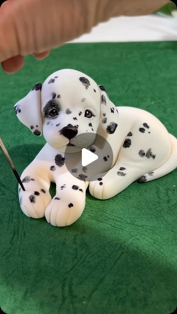 Cakes For Dog Lovers, Fondant Dog Tutorial, Fondant Puppy, Dalmatian Cake, Fondant Animals Tutorial, Puppy Dog Cakes, Fondant Dog, Clay Dog, Cake Dog