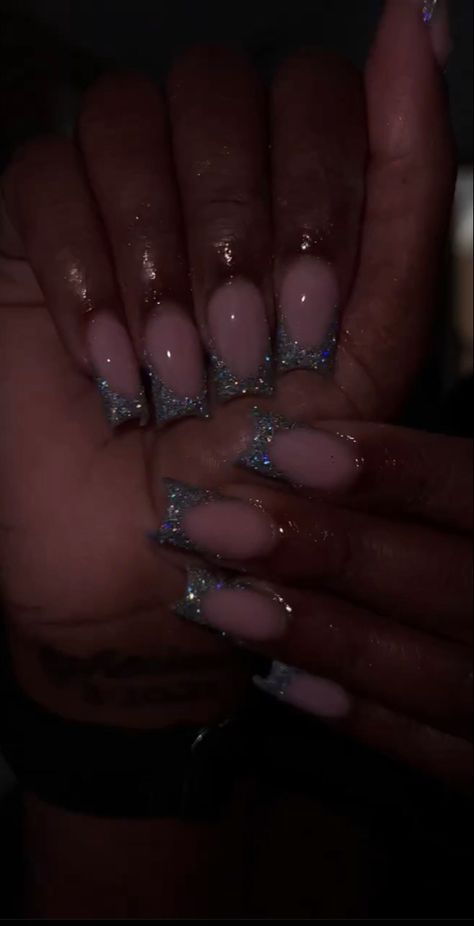 Nails For 17 Birthday, Pink Black And Silver Sweet 16, Sliver Nails Black Women, Homecoming Nail Ideas, Silver And Pink Nails, Silver Prom Nails Acrylic, Sweet 16 Nails, Sliver Nails, Silver Acrylic Nails