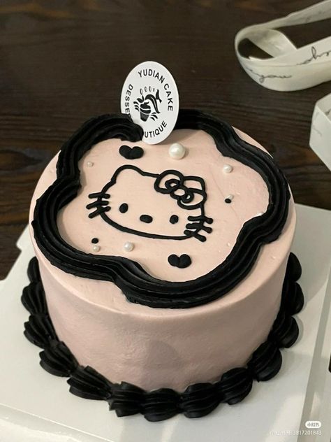 Bolo Da Hello Kitty, Blue Birthday Cake, Girly Birthday Cakes, Cookie Deserts, Summer Cupcakes, Artist Cake, Birthday Cake Decorating Ideas, Vintage Birthday Cakes, Kitty Cake