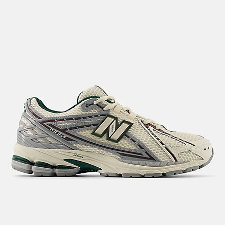 1906R - New Balance Green New Balance, Pink Tennis Shoes, No Buy, Mens Lifestyle, New Balance Sneakers, Shoe Inspo, Buy List, Fitness Clothing, New Balance Men