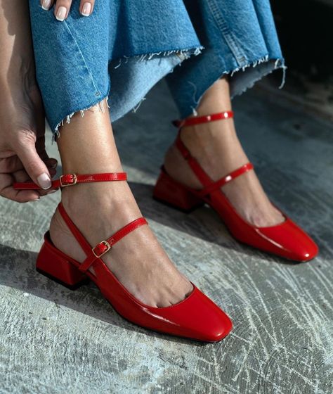 Funky Shoes, Classy Shoes, Girly Shoes, Woman Shoes, Shoes Woman, Pretty Shoes, Dream Shoes, Shoe Obsession, Red Shoes